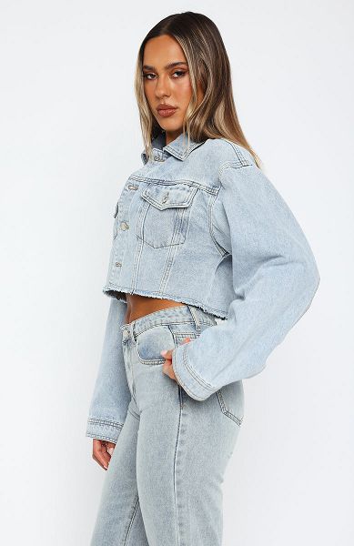 White Fox Boutique Lightspeed Cropped Denim Jackets Light Blue Wash | USA-62953OBIX