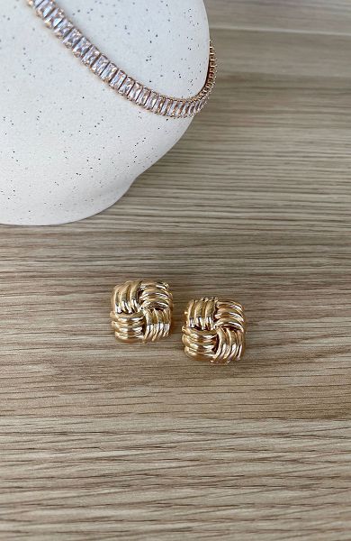 White Fox Boutique Sophia Stud Earrings Gold | USA-76180GAIL